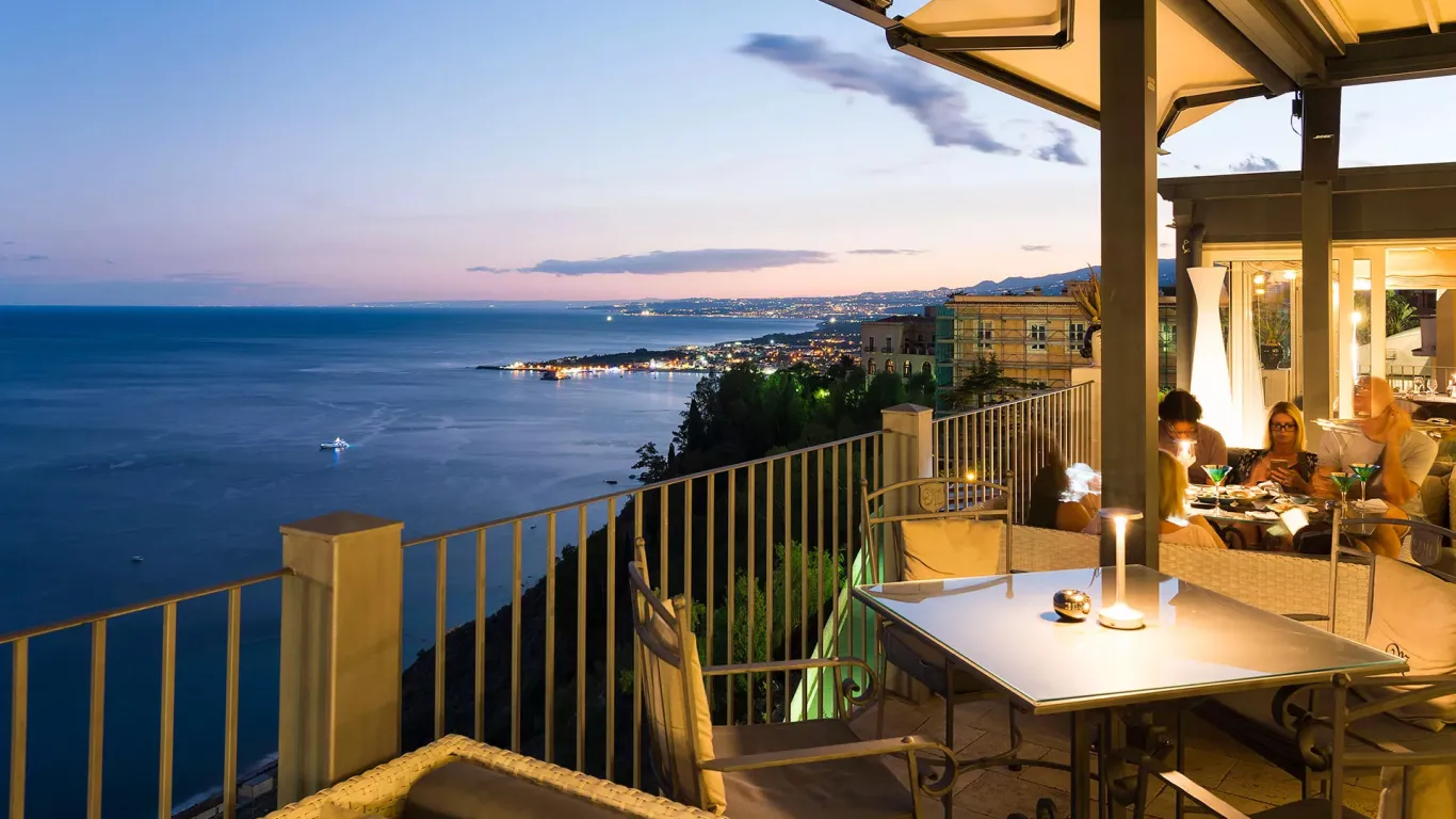 Lounge-bar-2-metropole-taormina-hotel